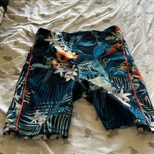 Xersion quick dry bike shorts -L